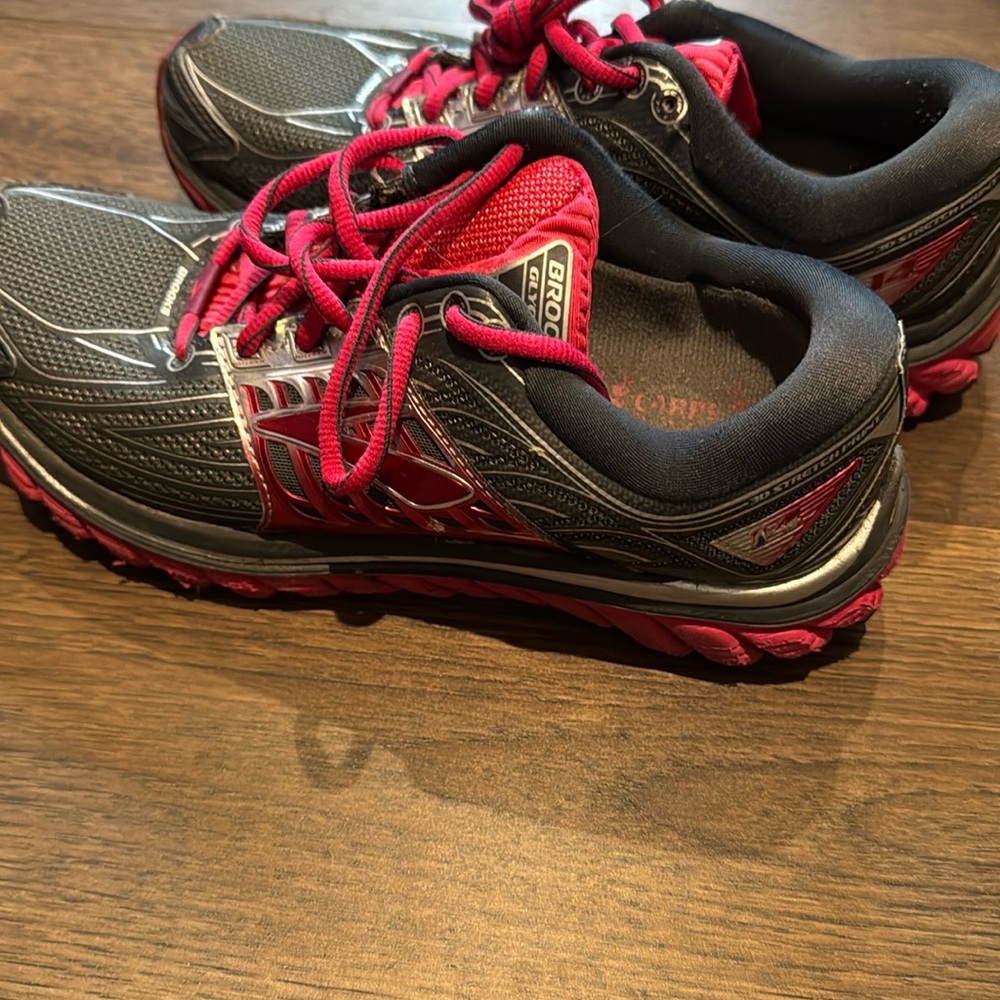 Brooks Women's Running Shoes - Black, gray, pink